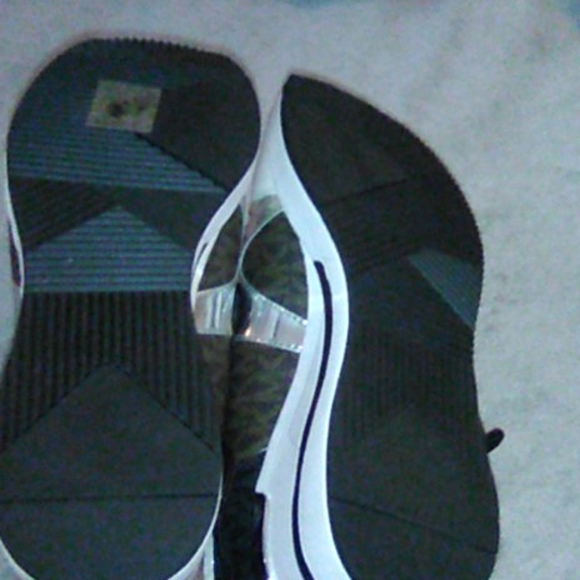 Michael kors shoes - Picture 5 of 5